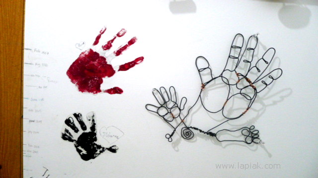 mother hand and baby hand in wire art